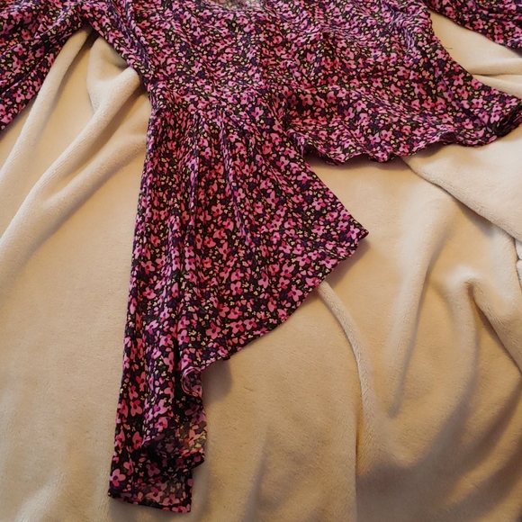 NWT Zara Pink & Black Floral Blouse Size Small - Picture 2 of 3